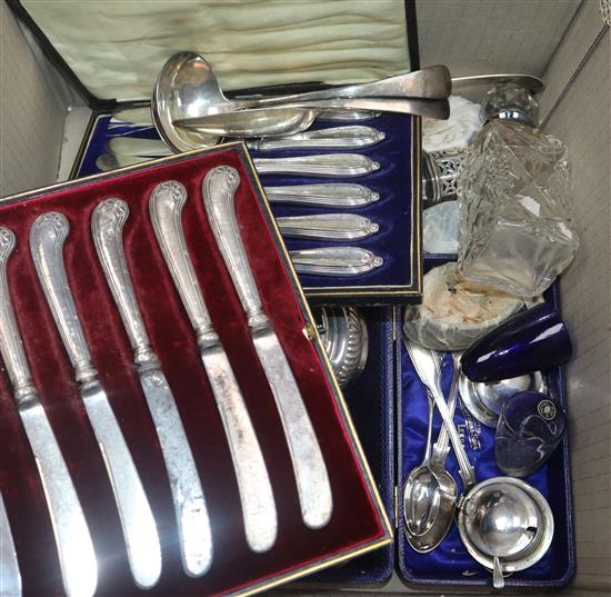 Assorted small silver, including a pair of George III sauce ladles, cased sets, minor flatware etc.